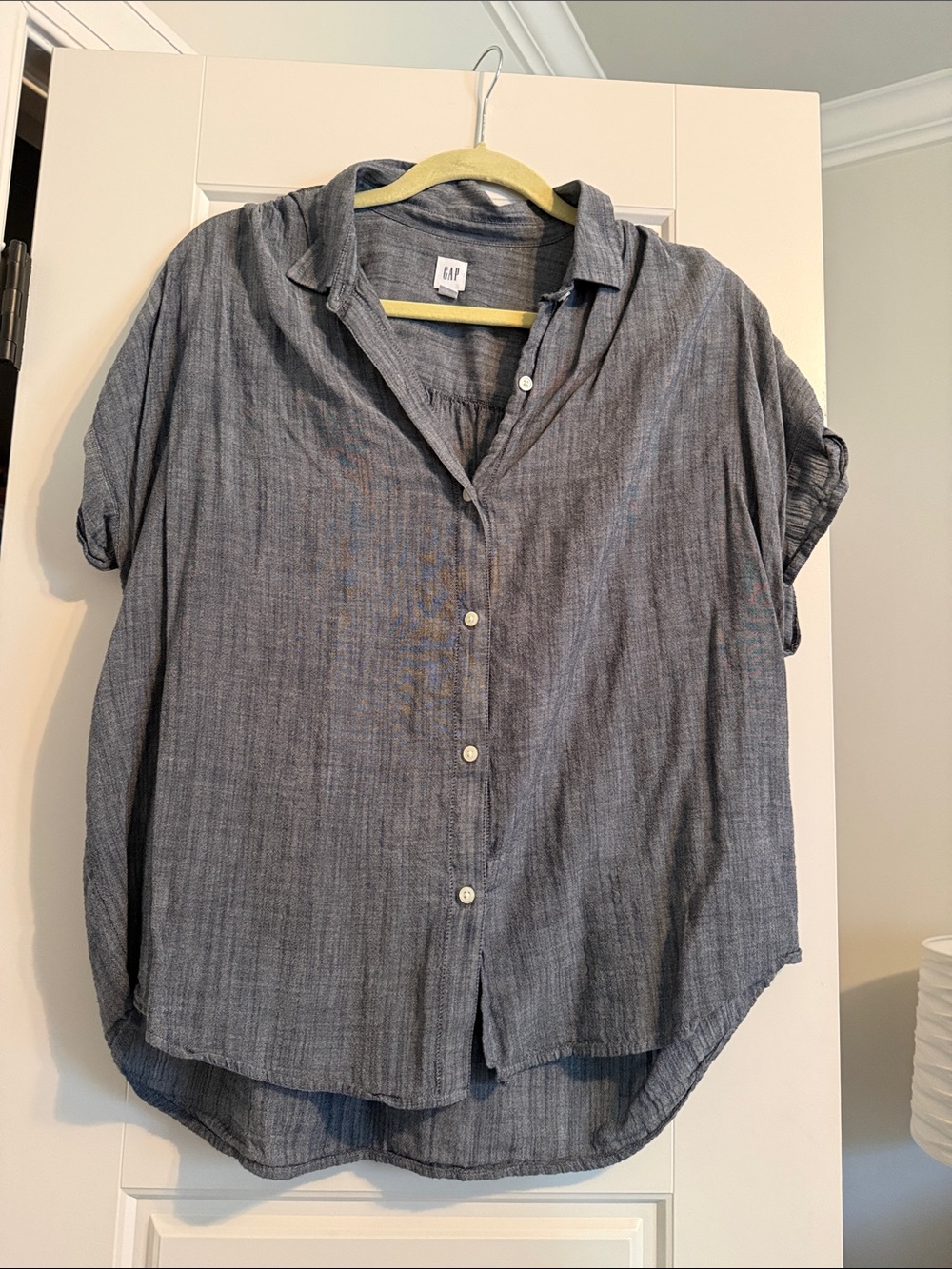 GAP Relaxed Short-Sleeve Button-Up Shirt in Slate Blue